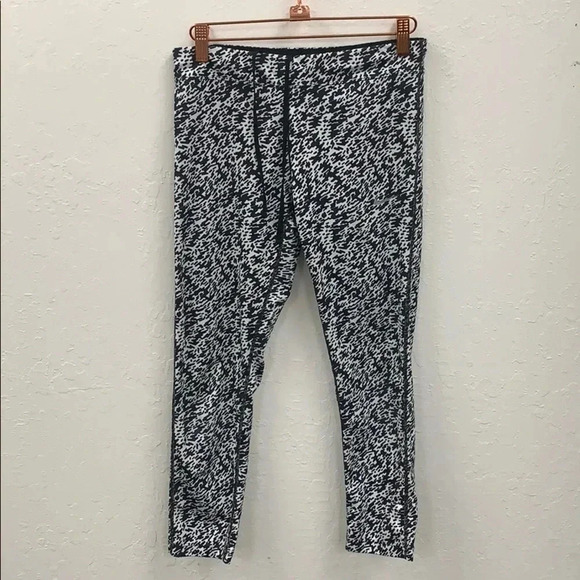 Nike Pronto ESSENTIAL Running Crop Pants Tights Size Small - Picture 5 of 5